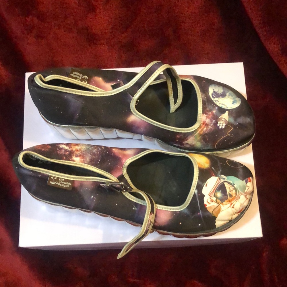 Hot Chocolate Design Space Platform Mary Janes Size 11